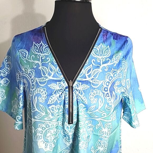 Noracora Pullover Top, Shades of Blue/White, Zipper Neckline, Size Medium, NWY - Picture 3 of 7